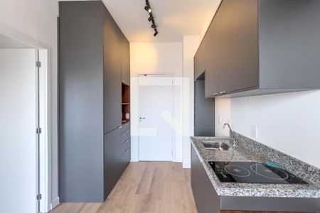 Sala e cozinha de apartamento para alugar com 1 quarto, 28m² em Liberdade, São Paulo