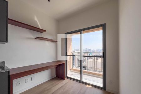 Sala e cozinha de apartamento para alugar com 1 quarto, 28m² em Liberdade, São Paulo