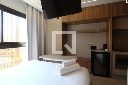 Sala/Quarto de kitnet/studio para alugar com 1 quarto, 21m² em Indianópolis, São Paulo