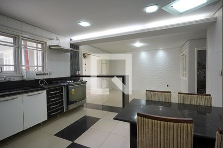 Cozinha de casa de condomínio para alugar com 4 quartos, 223m² em Sarandi, Porto Alegre