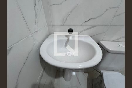Banheiro da Suíte de apartamento para alugar com 1 quarto, 60m² em Barra de Guaratiba, Rio de Janeiro