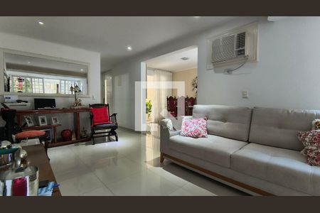 Sala de casa de condomínio à venda com 3 quartos, 98m² em Vargem Pequena, Rio de Janeiro