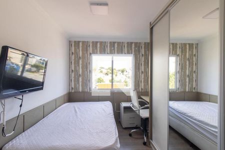 Quarto 2 de apartamento para alugar com 2 quartos, 75m² em Capão Raso, Curitiba