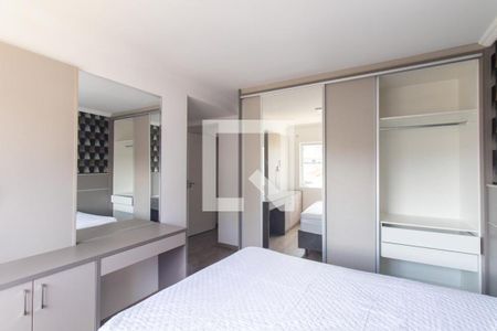 Quarto 1 Suite de apartamento para alugar com 2 quartos, 75m² em Capão Raso, Curitiba