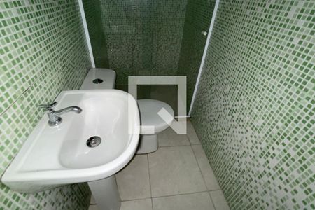 Banheiro de casa para alugar com 1 quarto, 50m² em Centro, Duque de Caxias