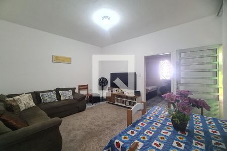 Sala de casa à venda com 3 quartos, 189m² em Vila Tolstoi, São Paulo