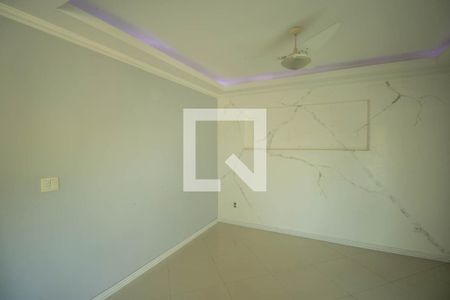 Sala de casa de condomínio para alugar com 4 quartos, 240m² em Rio do Ouro, São Gonçalo