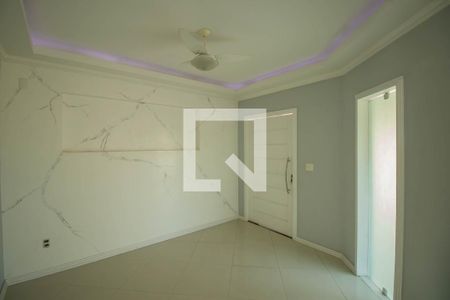 Sala de casa de condomínio para alugar com 4 quartos, 240m² em Rio do Ouro, São Gonçalo