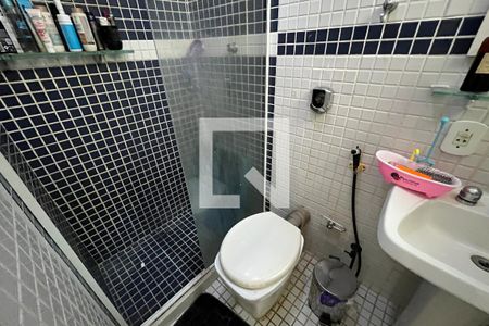 Banheiro quarto 1 de casa à venda com 5 quartos, 610m² em Jardim Guanabara, Rio de Janeiro