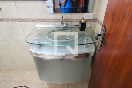 Banheiro da Suíte de casa para alugar com 3 quartos, 180m² em Jardim Sao Roberto, São Paulo