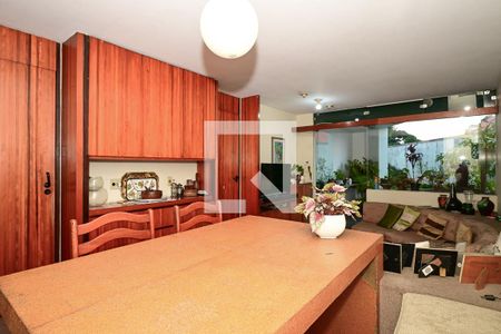 Sala de Tv de casa à venda com 4 quartos, 374m² em Vila Sonia, São Paulo