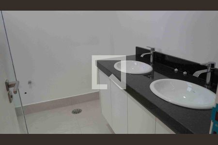 Banheiro - Suite1 Principal de casa de condomínio à venda com 3 quartos, 340m² em Alphaville, Santana de Parnaíba