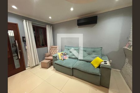 Sala de casa para alugar com 4 quartos, 100m² em Anchieta, Rio de Janeiro