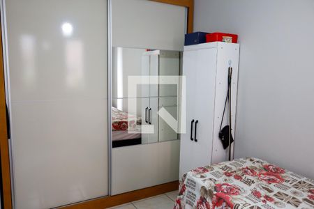 Quarto 1 de apartamento para alugar com 2 quartos, 52m² em Jardim Roberto, Osasco