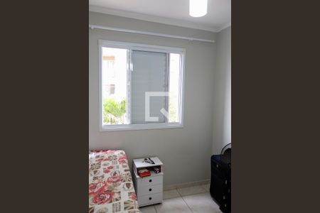 Quarto 1 de apartamento para alugar com 2 quartos, 52m² em Jardim Roberto, Osasco