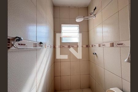 Banheiro de casa para alugar com 1 quarto, 35m² em Vila Palmeiras, São Paulo