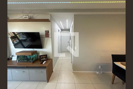 Corredor de apartamento para alugar com 3 quartos, 68m² em Del Castilho, Rio de Janeiro