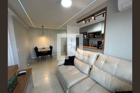 Sala de apartamento para alugar com 3 quartos, 68m² em Del Castilho, Rio de Janeiro