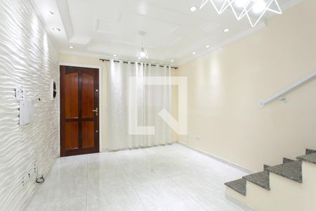 Sala de casa de condomínio para alugar com 2 quartos, 65m² em Jardim das Oliveiras, São Paulo