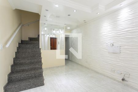 Sala de casa de condomínio para alugar com 2 quartos, 65m² em Jardim das Oliveiras, São Paulo