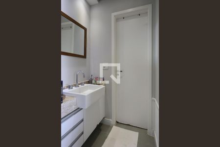 Banheiro de apartamento à venda com 1 quarto, 38m² em Vila Andrade, São Paulo