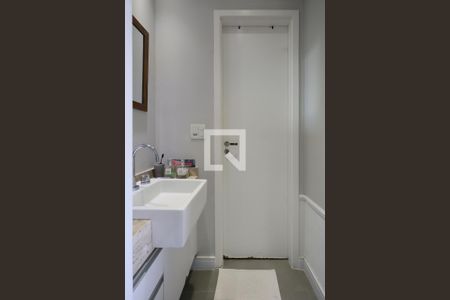 Banheiro de apartamento à venda com 1 quarto, 38m² em Vila Andrade, São Paulo