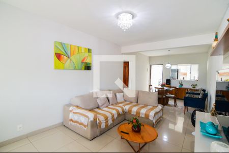 Sala de casa para alugar com 2 quartos, 208m² em Jardim Bebedouro, Guarulhos