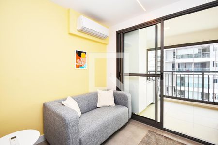 sala de estar de kitnet/studio para alugar com 1 quarto, 37m² em Pompeia, São Paulo