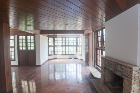 sala de casa de condomínio à venda com 3 quartos, 300m² em Condomínio Retiro das Pedras, Brumadinho