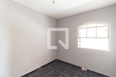 Quarto de casa para alugar com 1 quarto, 60m² em Vila Martins, Carapicuíba