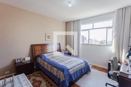 Suíte de apartamento para alugar com 4 quartos, 116m² em Santo Antônio, Belo Horizonte