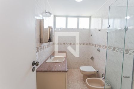 Banheiro da Suíte de apartamento para alugar com 4 quartos, 116m² em Santo Antônio, Belo Horizonte