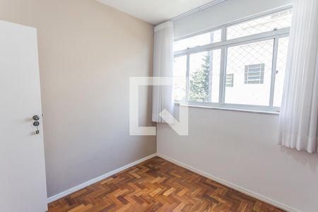 Quarto  de apartamento para alugar com 4 quartos, 116m² em Santo Antônio, Belo Horizonte