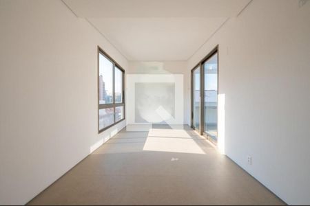 Casa à venda com 3 quartos, 420m² em Vila Nova Conceição, São Paulo