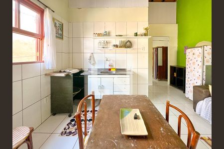Sala/Cozinha de apartamento para alugar com 1 quarto, 40m² em São João do Rio Vermelho, Florianópolis