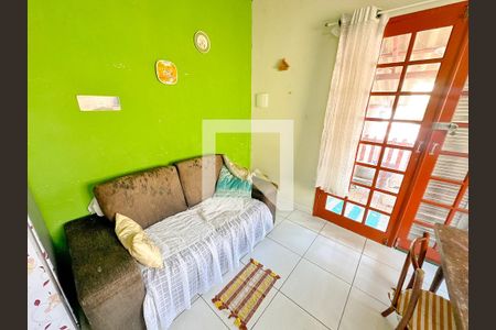 Sala de TV de apartamento para alugar com 1 quarto, 40m² em São João do Rio Vermelho, Florianópolis