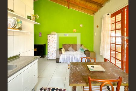 Sala/Cozinha de apartamento para alugar com 1 quarto, 40m² em São João do Rio Vermelho, Florianópolis