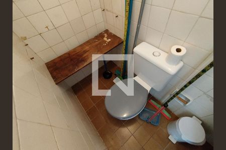 Banheiro de serviço de apartamento para alugar com 2 quartos, 67m² em Vila Gumercindo, São Paulo