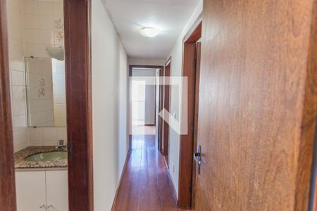 Corredor de apartamento para alugar com 3 quartos, 100m² em São Pedro, Belo Horizonte