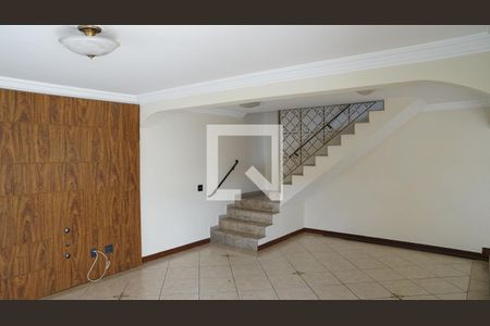 Sala de casa à venda com 3 quartos, 350m² em Parque Renato Maia, Guarulhos