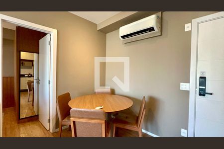 Sala de apartamento para alugar com 1 quarto, 47m² em Pinheiros, São Paulo