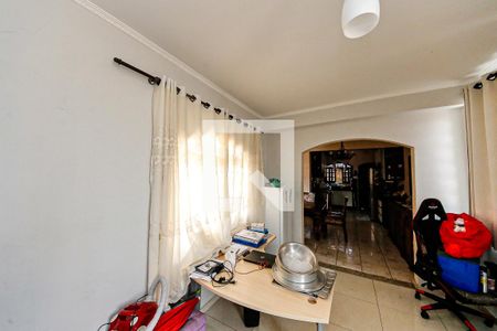 Casa para alugar com 3 quartos, 189m² em Parque Sao Rafael, São Paulo