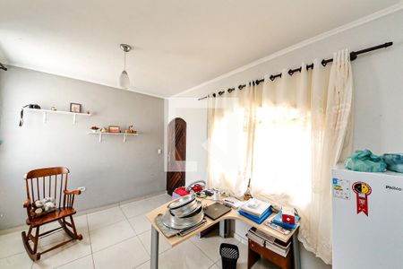 Casa para alugar com 3 quartos, 189m² em Parque Sao Rafael, São Paulo