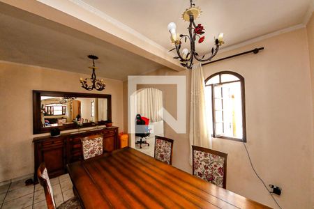 Casa para alugar com 3 quartos, 189m² em Parque Sao Rafael, São Paulo