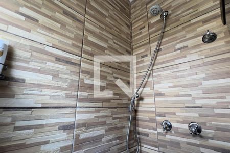 Banheiro da Suíte de apartamento à venda com 2 quartos, 55m² em Vila Endres, Guarulhos