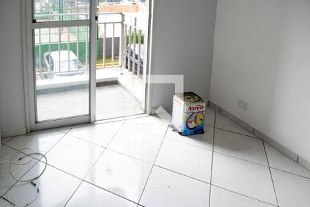 Sala de apartamento à venda com 3 quartos, 76m² em Vila Carlos de Campos, São Paulo