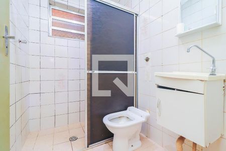 Banheiro de casa para alugar com 1 quarto, 80m² em Conjunto Residencial José Bonifácio, São Paulo