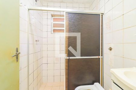 Banheiro de casa para alugar com 1 quarto, 80m² em Conjunto Residencial José Bonifácio, São Paulo