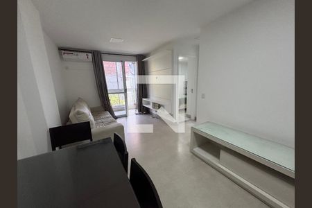 Sala de apartamento para alugar com 2 quartos, 55m² em Recreio dos Bandeirantes, Rio de Janeiro