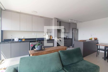 Cozinha e área de serviço de apartamento à venda com 2 quartos, 82m² em Vila Dom Pedro I, São Paulo